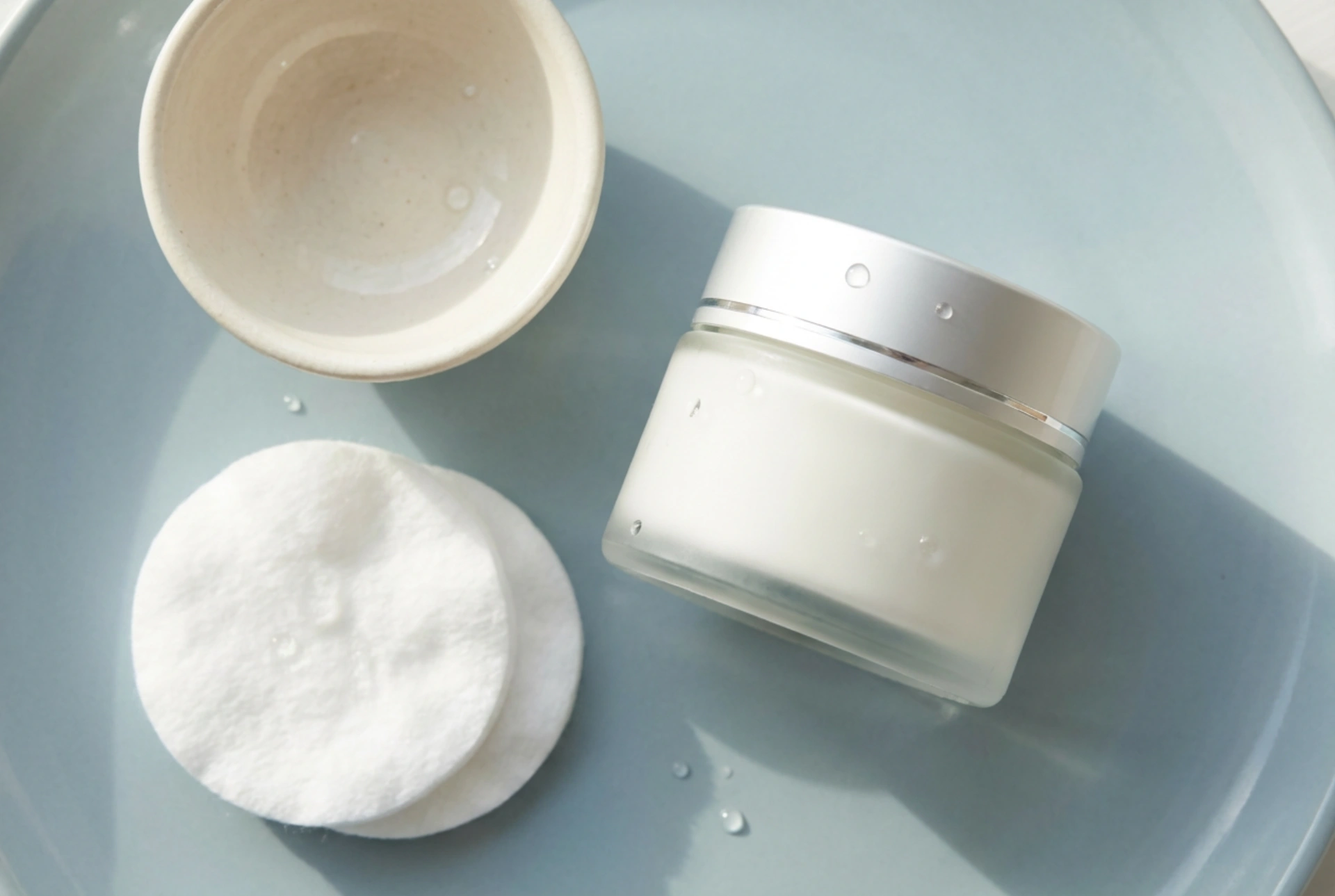 Máscara facial hidratante: quando usar, como aplicar e remover