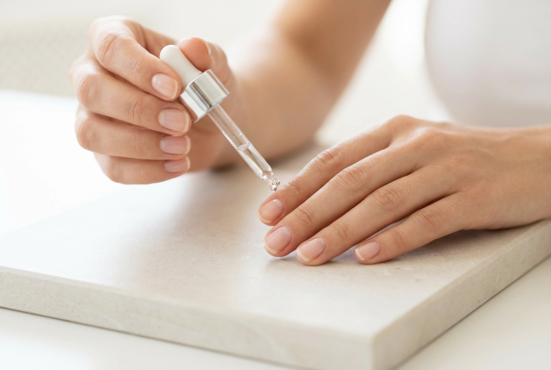 Removedor de cutículas: como amolecer e empurrar com segurança