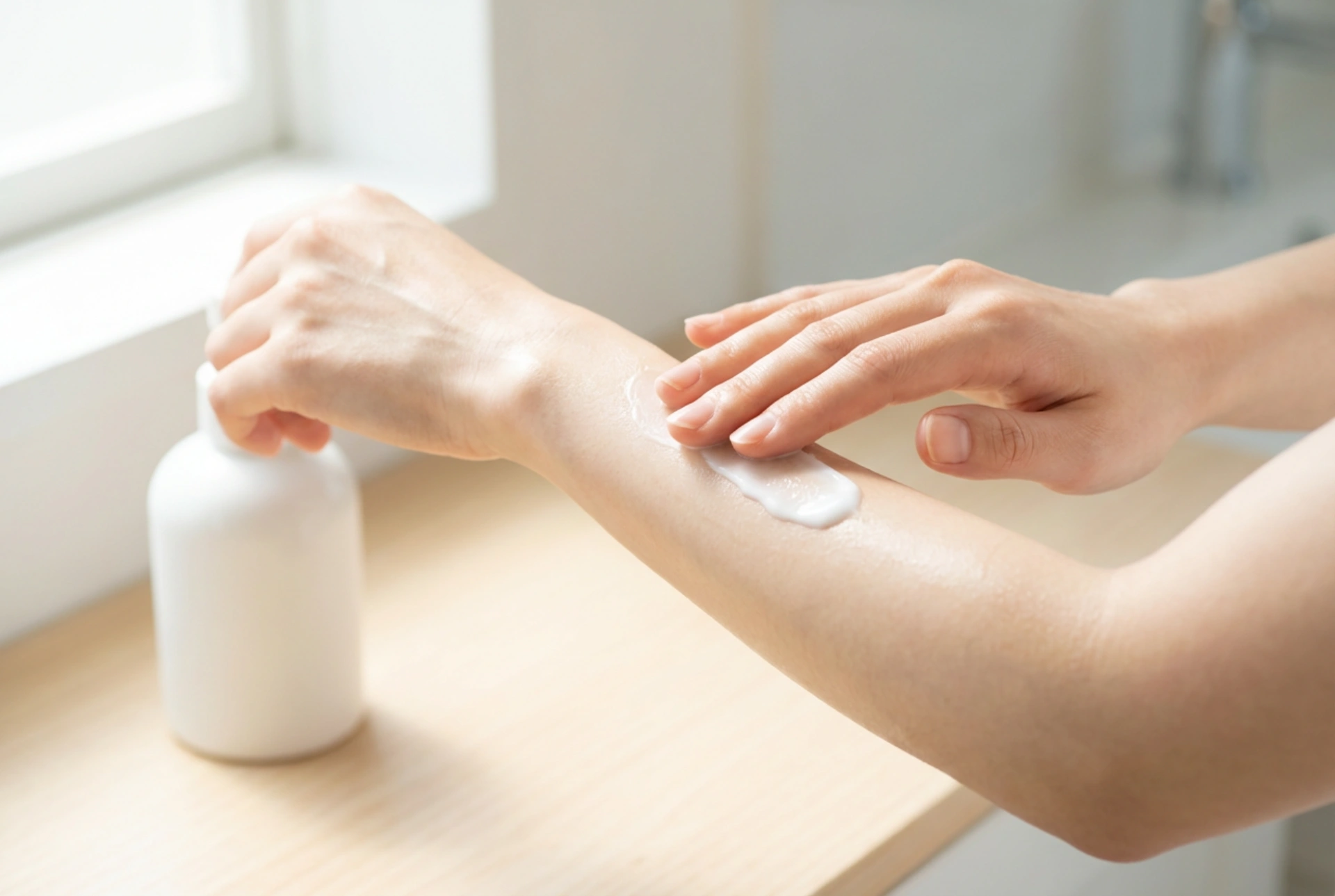 Leite corporal: hidratação leve, aplicação e erros comuns