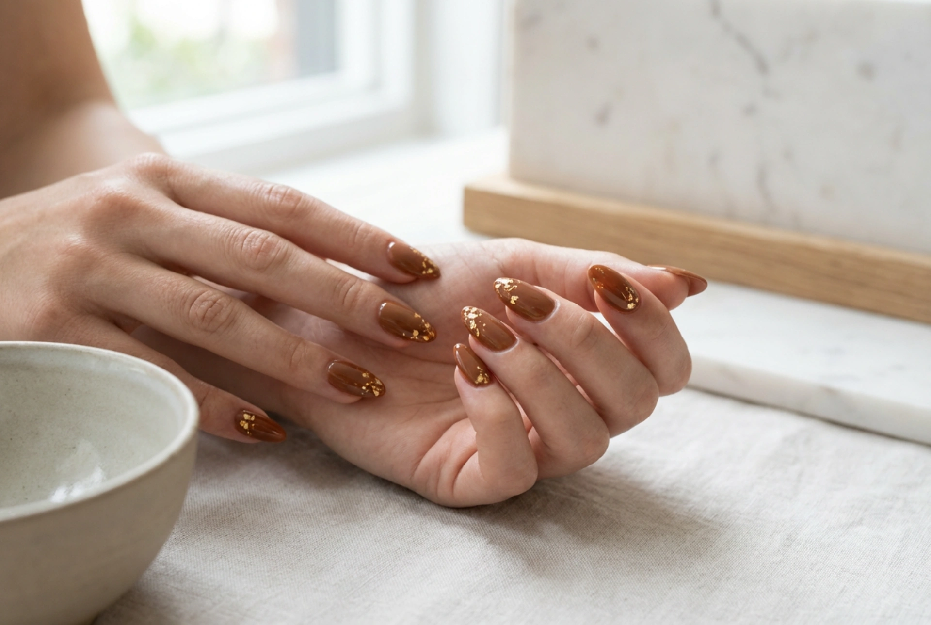Como Fazer Unhas Marrom com Dourado: Técnicas e Truques Rápidos