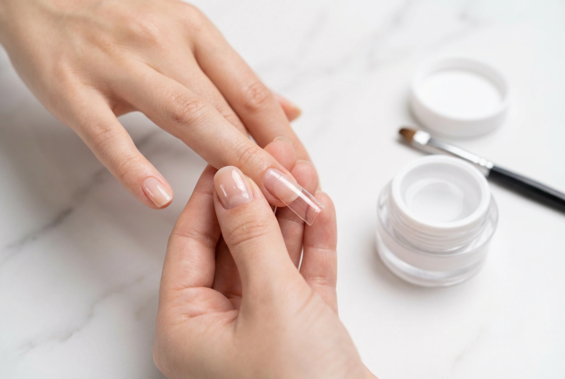 Extensão com moldes duplos em gel: preparação e aplicação