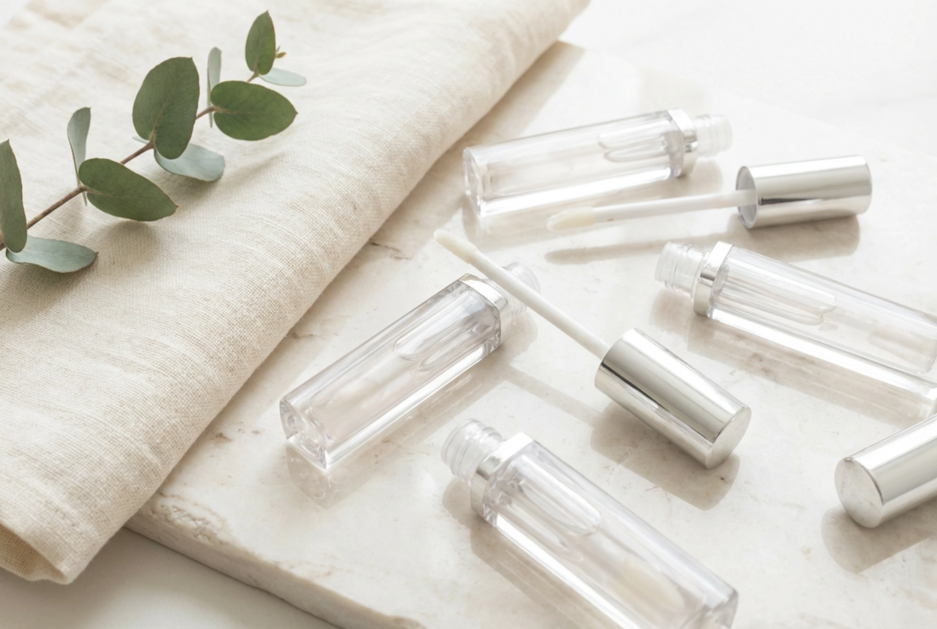 Brilhos labiais transparentes: melhores usos e erros a evitar