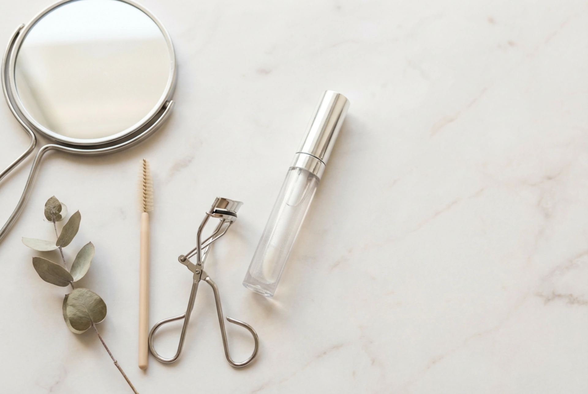 Gloss labial transparente na necessaire: aplicações, truques e cuidados